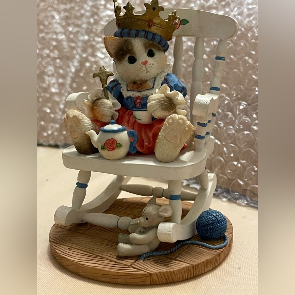 “Kitty Cat and The Queen “ 1996 Limited Retired Calico Kittens